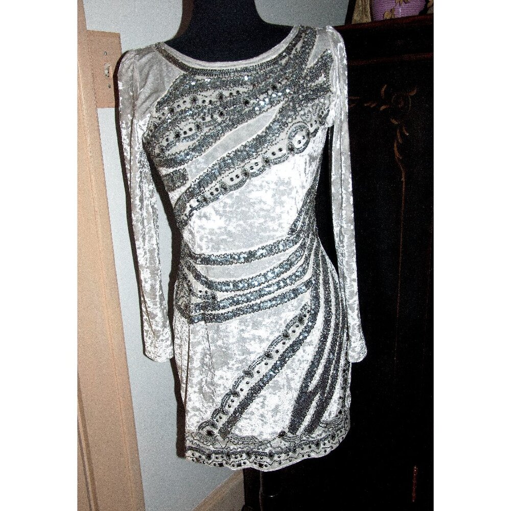 Kimchi Blue Silver Crushed Velvet Beaded Stretch Mini Dress Sz L